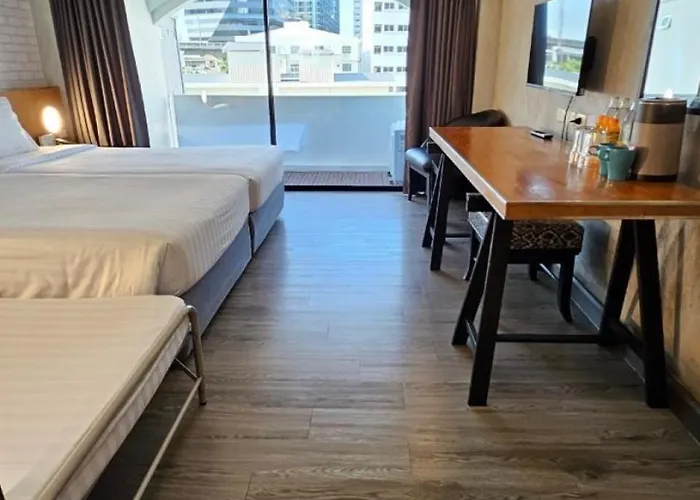 White Palace 3*